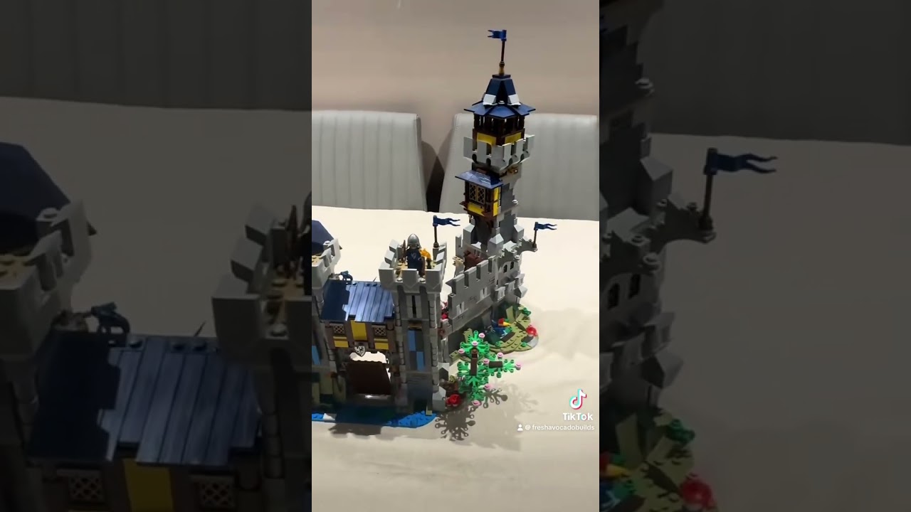 Updated my 3-1 castle set with another one! #lego #castle #blackraven #creator #build #rebrickable