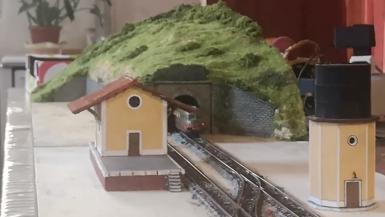 11 minuti a San Papino - Diorama punto a punto in scala TT