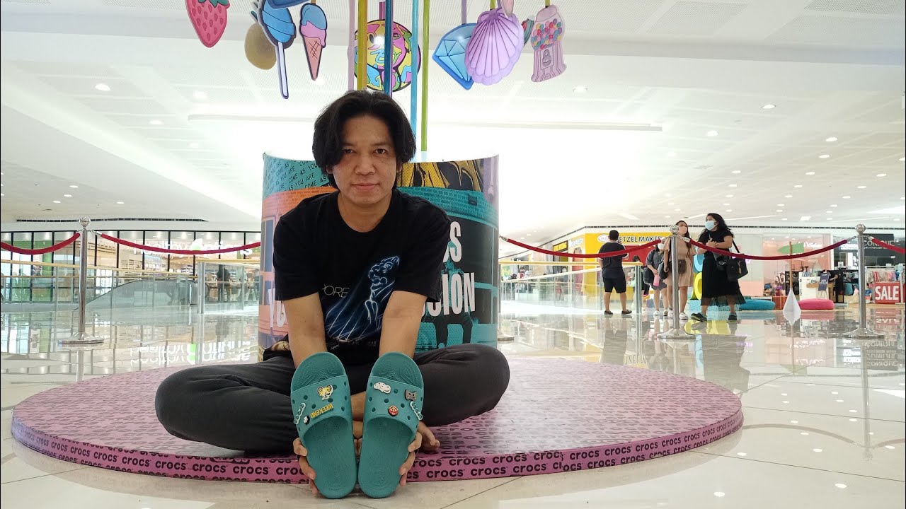 Crocs Invade the South Entertainment Mall of MOA