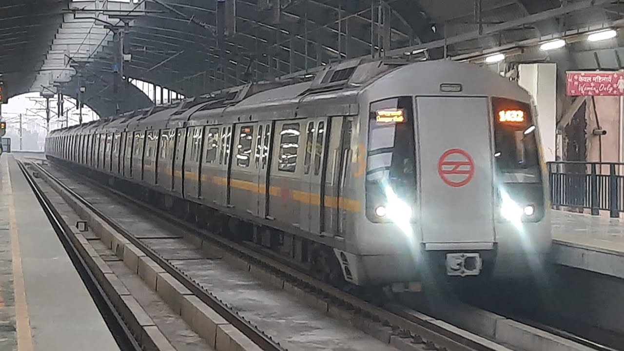 Spotting the Yellow Line Metro in Azadpur Station