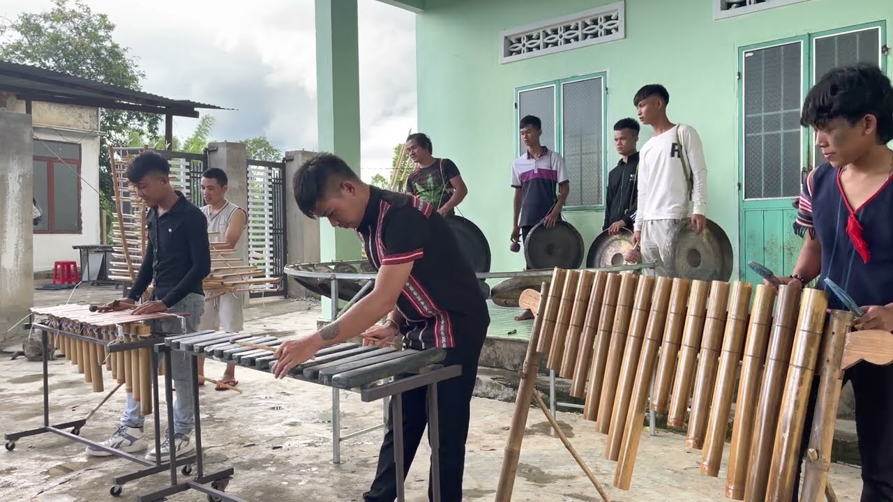 BABYLON - HOÀ TẤU VỚI NHẠC CỤ TÂY NGUYÊN (KON-TUM)