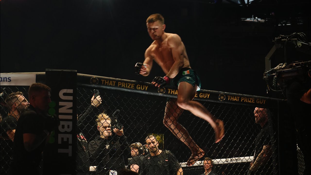 Absolutely CRAZY scenes at PFL Belfast for Paul Hughes Walkout - Voy live with Grace