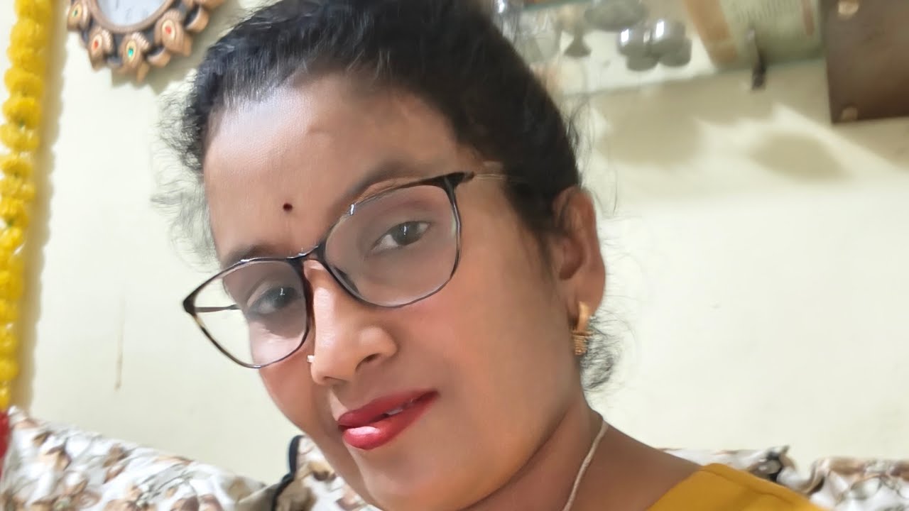 मेथीचे थेपले गावरान रेसिपी दाखवणार मस्तपैकी आणि दाल भात एकदम झणझणीत बनवते आज या लाईव्हवर 😋