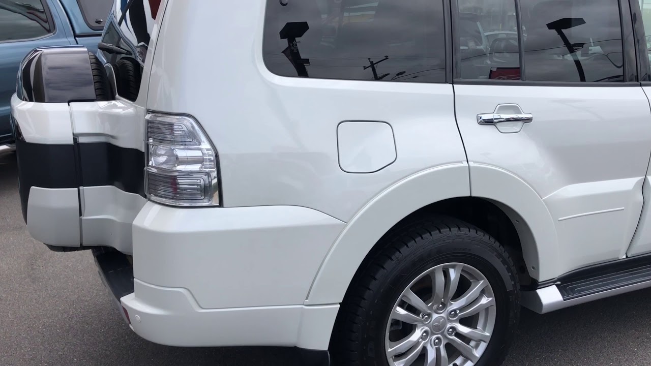 2016 Mitsubishi Pajero GLS