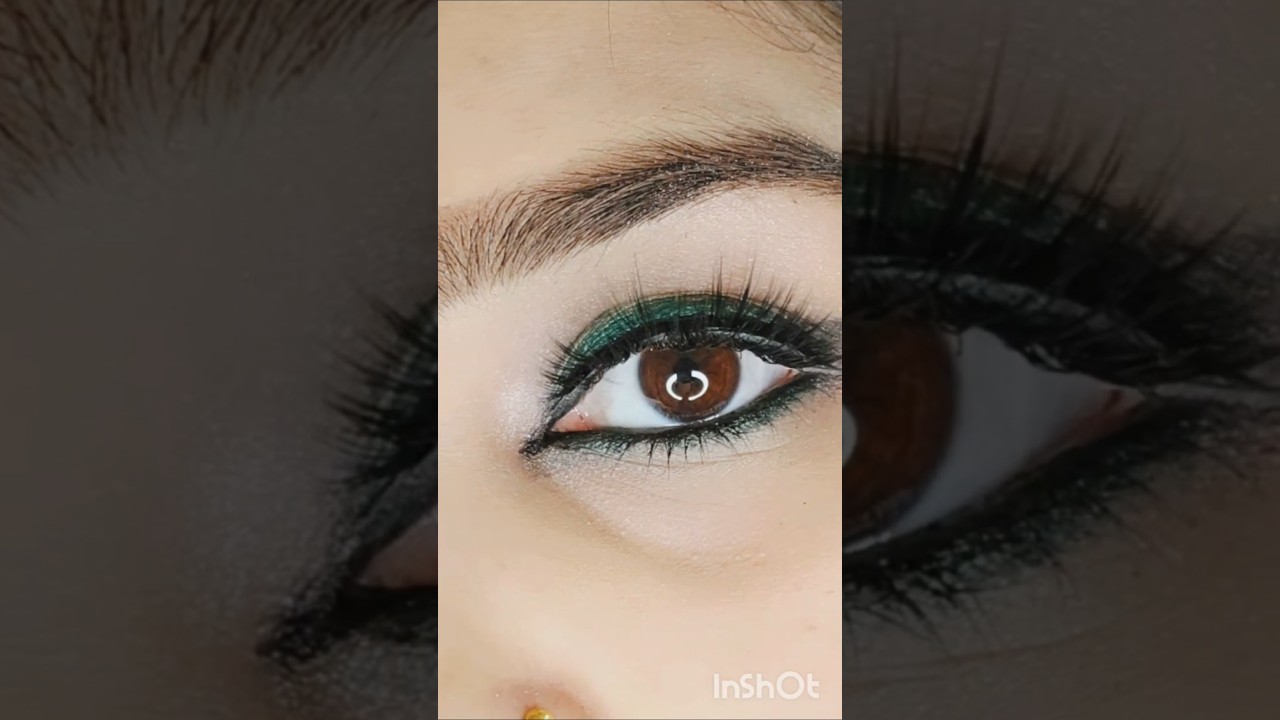 Bold Green with Black eye Liner Look