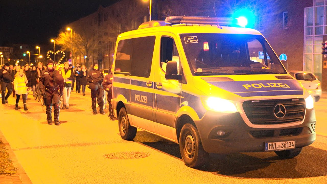 Friedliche Proteste in Rostocker Wohnvierteln