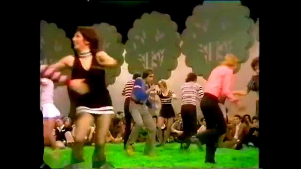 Adriano Celentano - Quel Signore del piano di Sopra (HD)