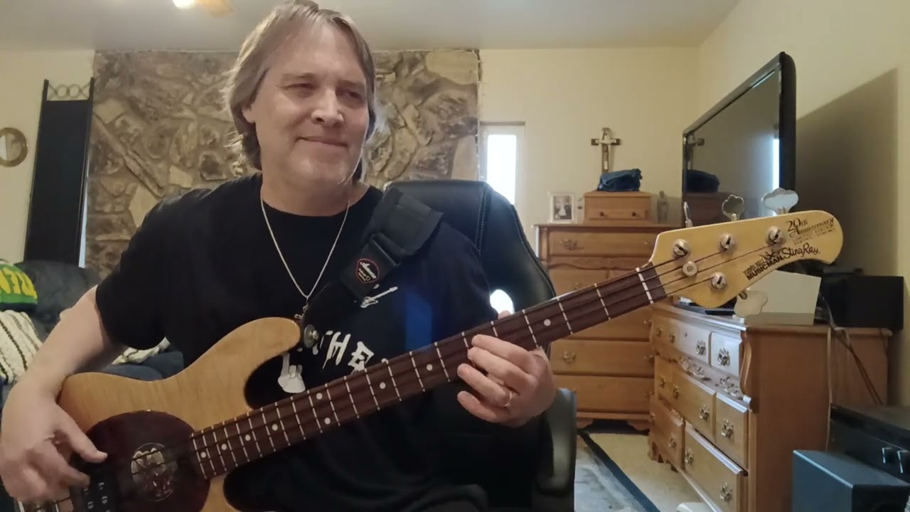 Dreaming, Blondie, Bass