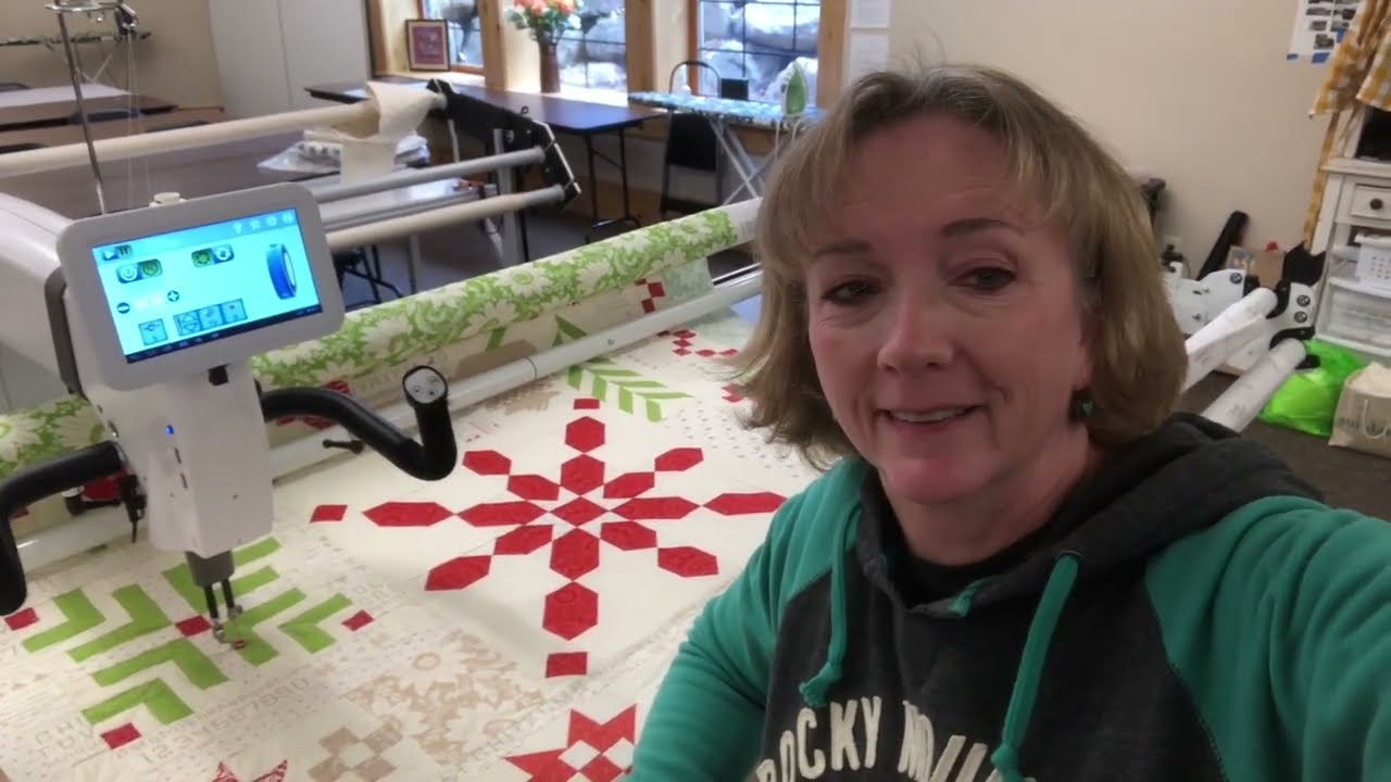 LongArmer Holly Williams Sosa ~ Massive Christmas Quilt! by customer