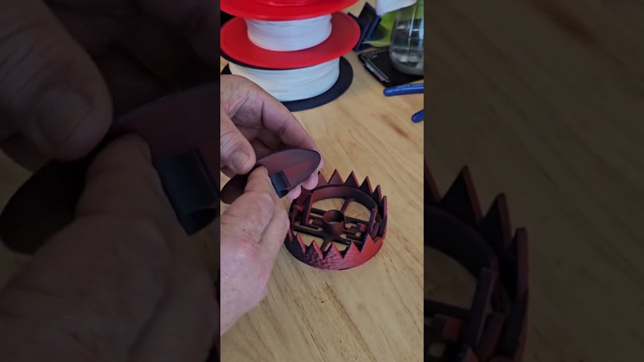 Mug Trap: Self-Adjusting Coaster 😱 #bambulabs #3dprinting #cults3d #coaster #trap