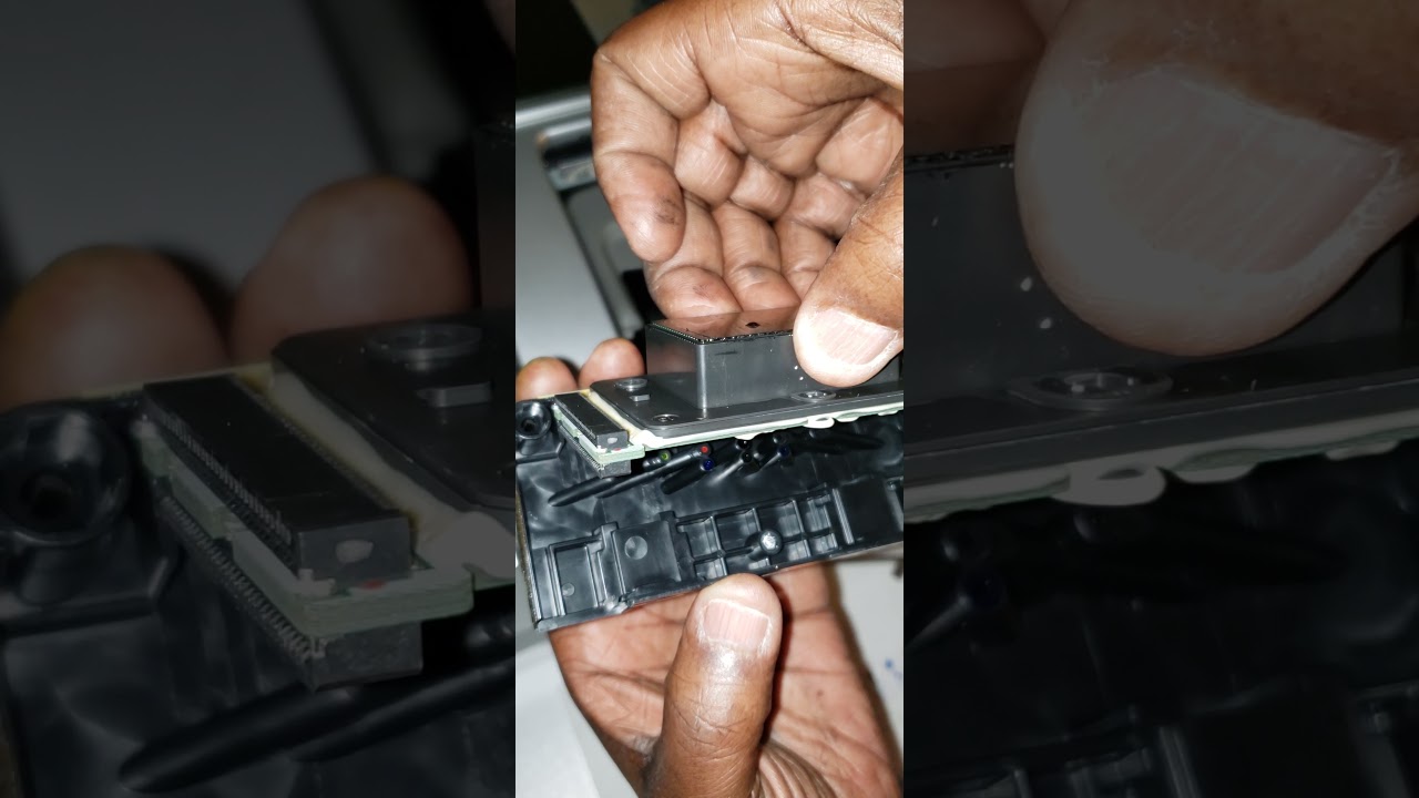 Part 1- How to remove a Printhead from the Epson R2400 that I got for FREE FREE FREE part 1