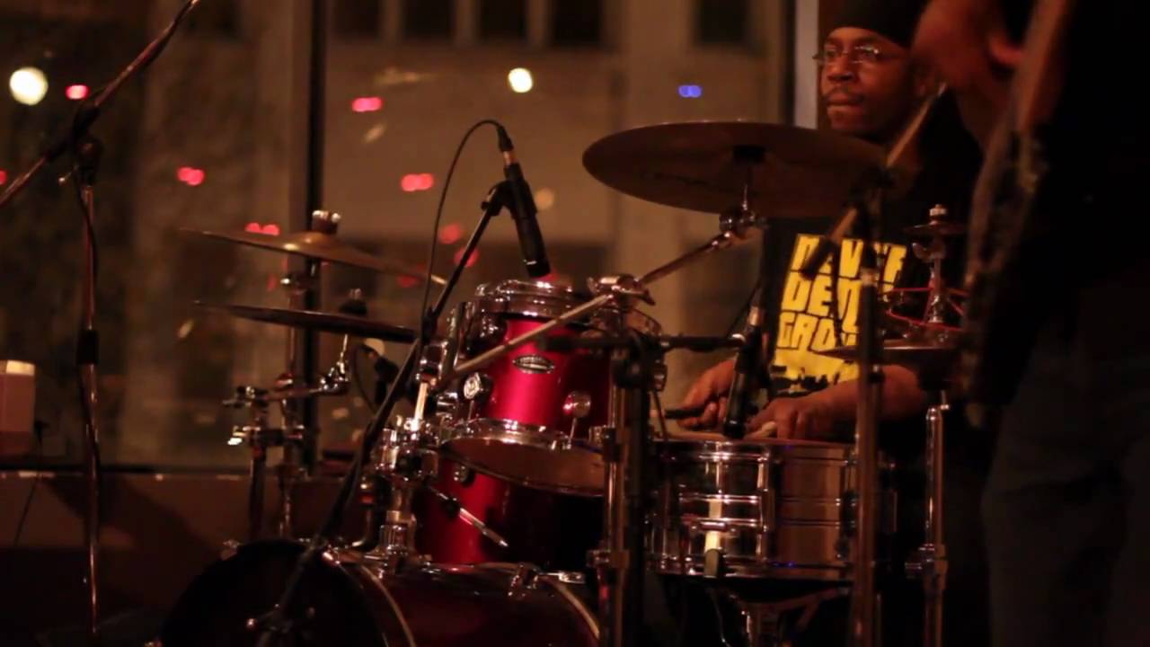 [2 of 4] Kalmunity Vibe Collective w/ John Akpata - April 2010