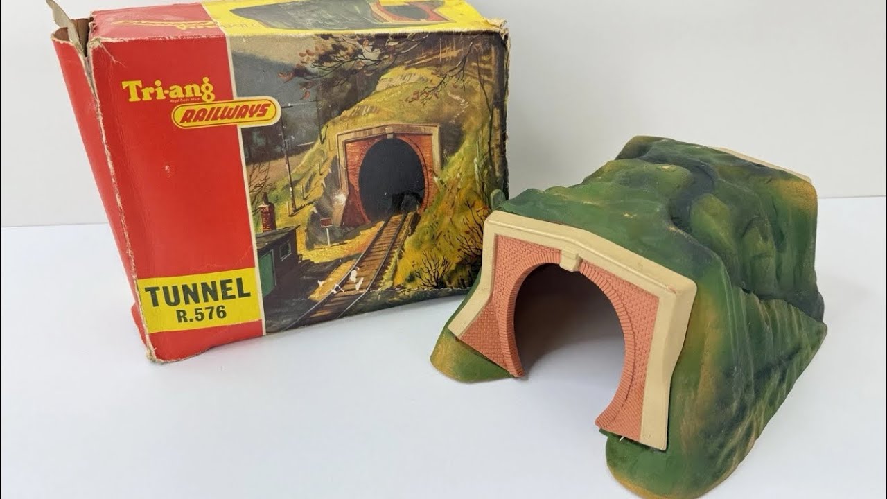 Vintage Tri-ang Railways Model Railway Accessory TUNNEL R576 In Box