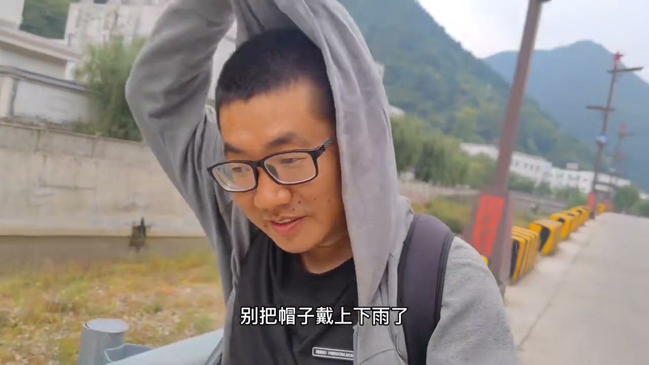 周末的蓝田葛牌古镇基本没游客，下着雨在古镇转了一圈，人少安静#老街故事 #葛牌古镇 #老巷子 #文化旅游 #旅行推荐官 #老街 #旅游景点 #美丽乡镇