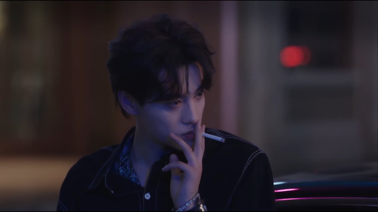 逆爱导演是怎么把一个腼腆害羞的人调出这么强的性张力？