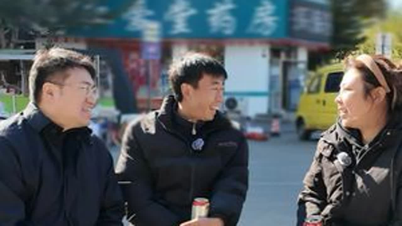 在三五块的早市里，光凭卖水果也能轻松月入过万？ @李妍富 #青年创作者成长计划 #早市 #烟火气#花小钱拼好饭