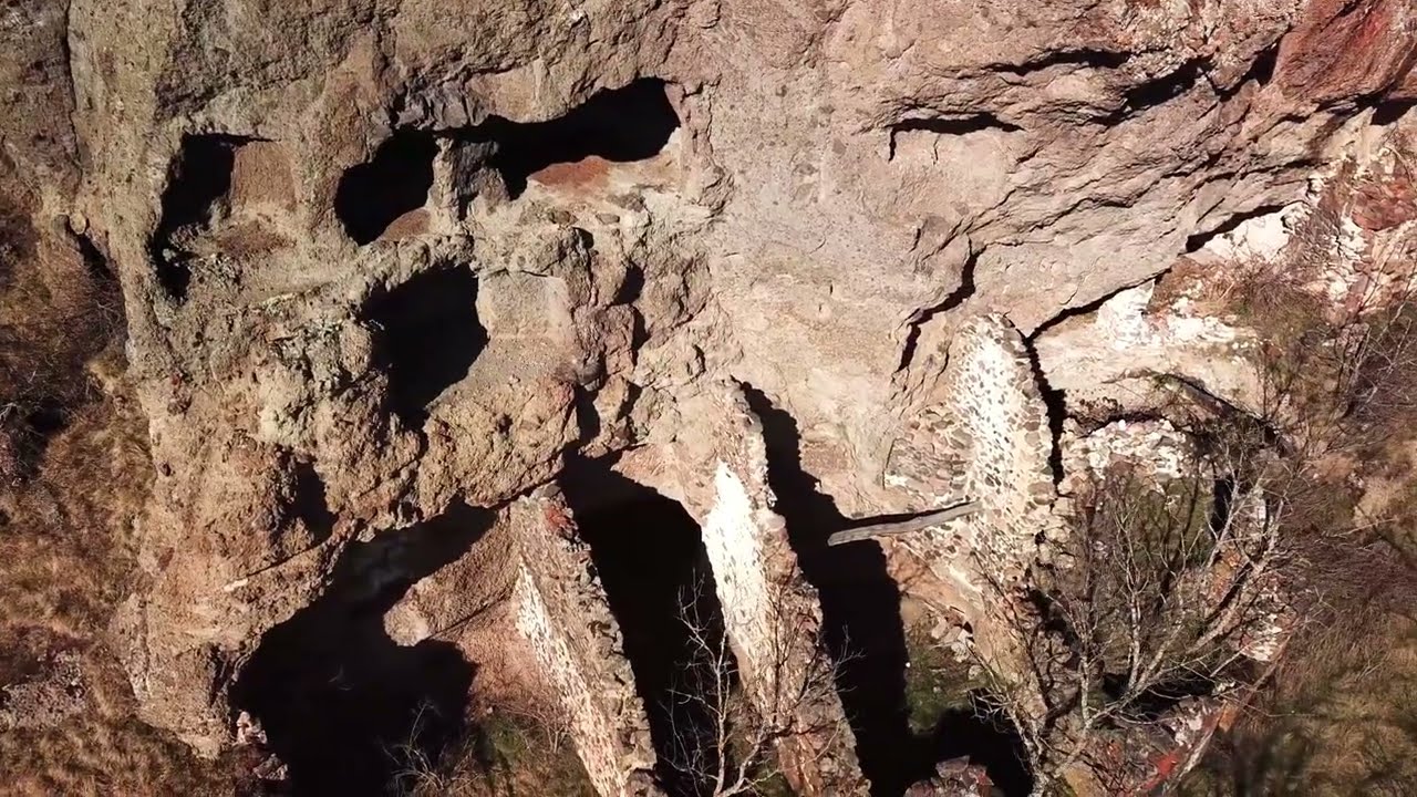 Site troglodytique de La Roche - Rentières - Puy de Dôme