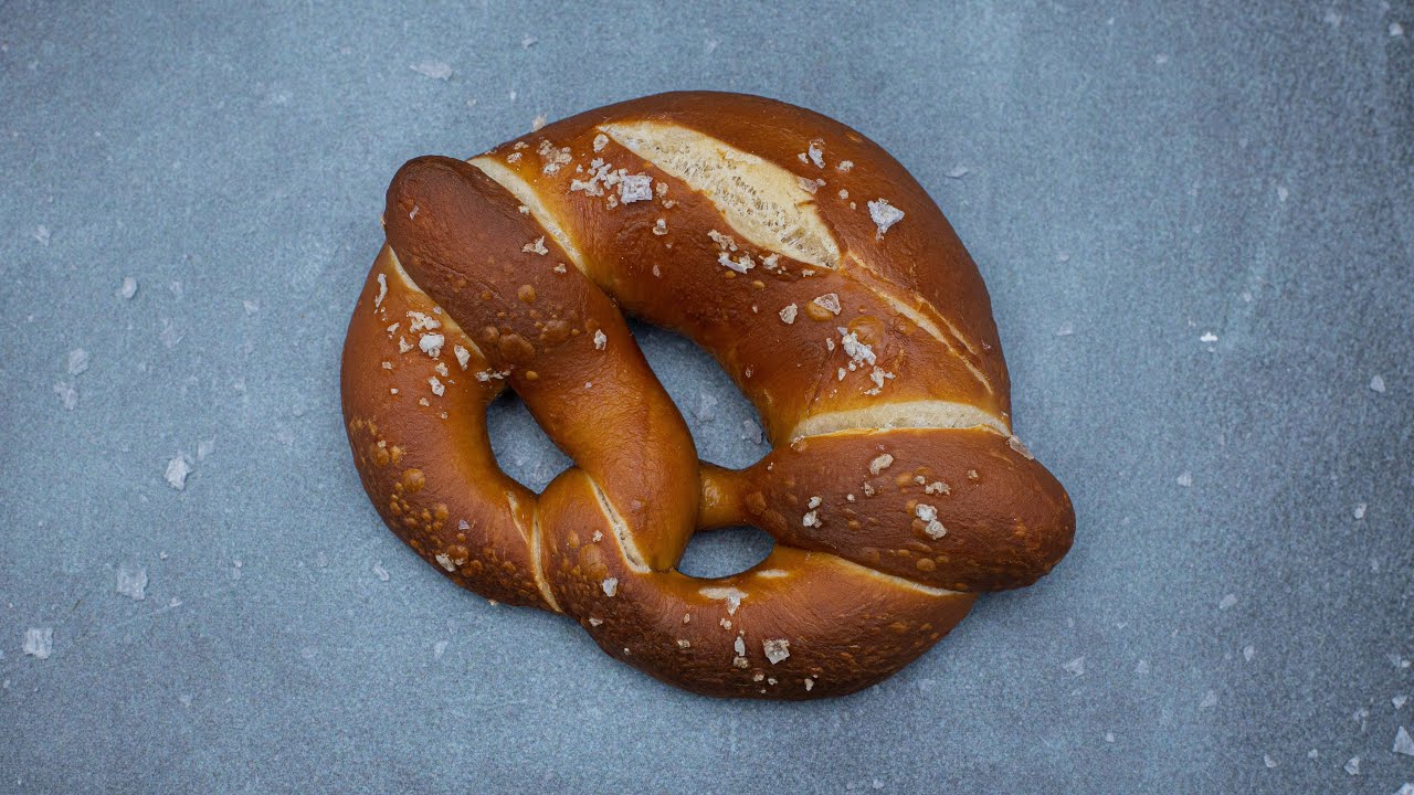 Потрясающие крендельки на закваске | Рецепт домашних кренделей | Foodgeek