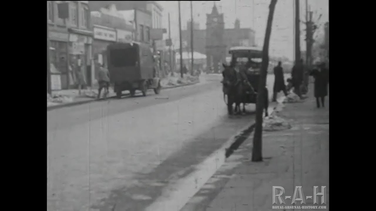 1950s rare video of Erith, Bexleyheath, Bexley, Welling, A2, Vickers factory entrance, buses, cars