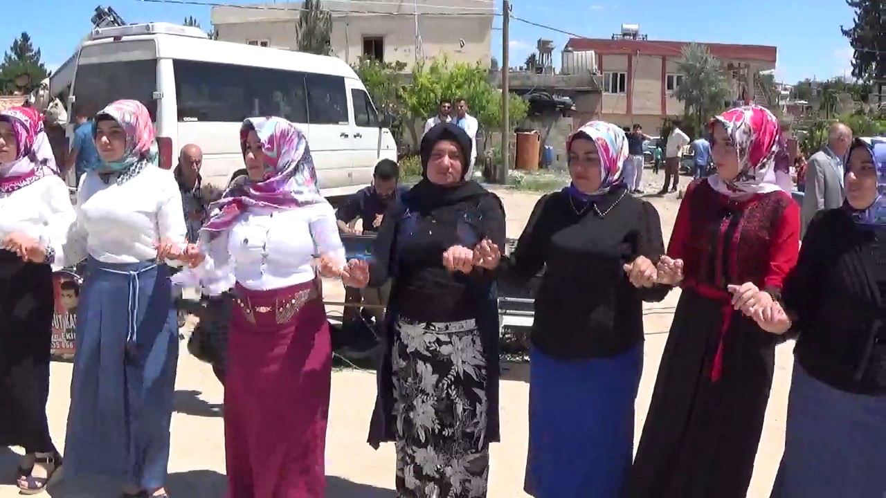 DİLAN.BESNİLİ CENGİZ PİYANİST ARDA MAHMUT KARADAŞ VE EKİBİ INNAPLI KÖYÜNDE