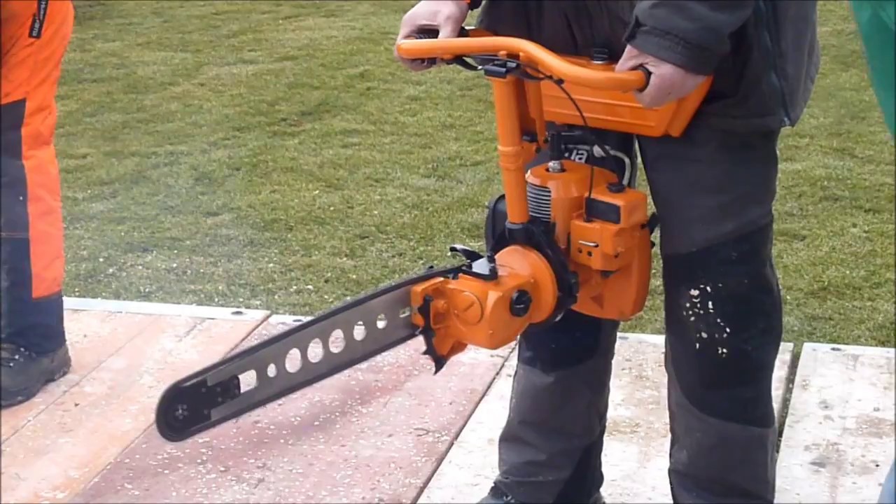 Duell der Titanen 2017 - Special - Historische Motorsäge - URAL 2 Russia - Chainsaw