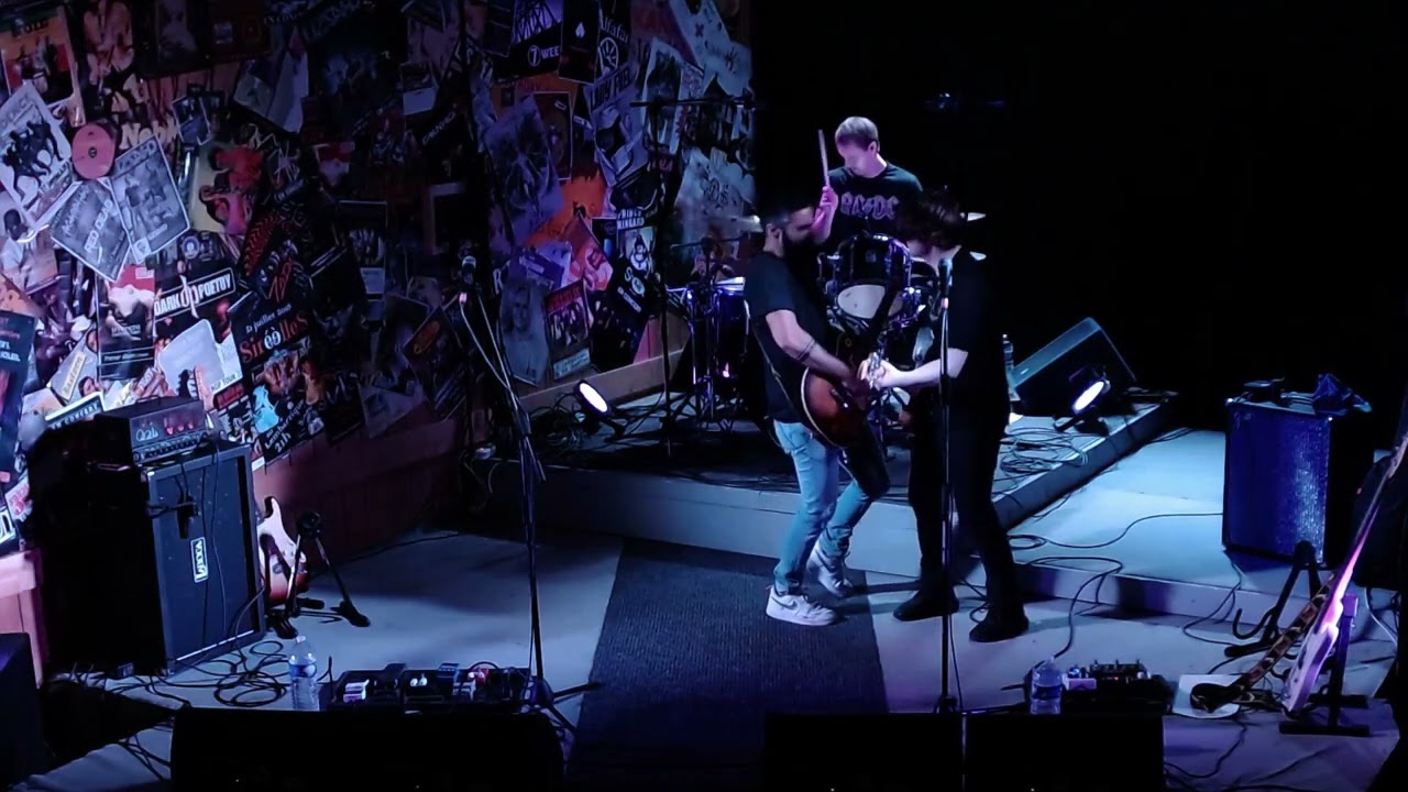 TH3 Nobodies - Glory Box Cover Live at Lembarzique