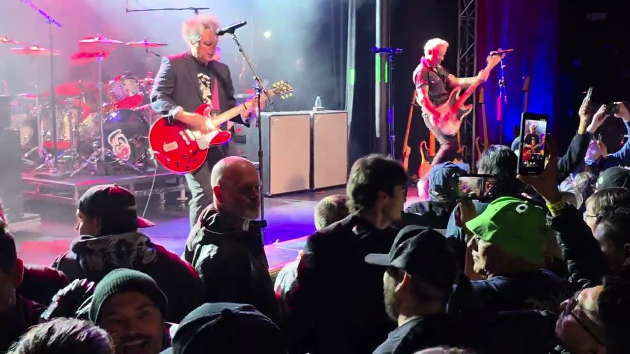 Green Day  - American Idiot at the Bass Magazine 2026 Awards show 