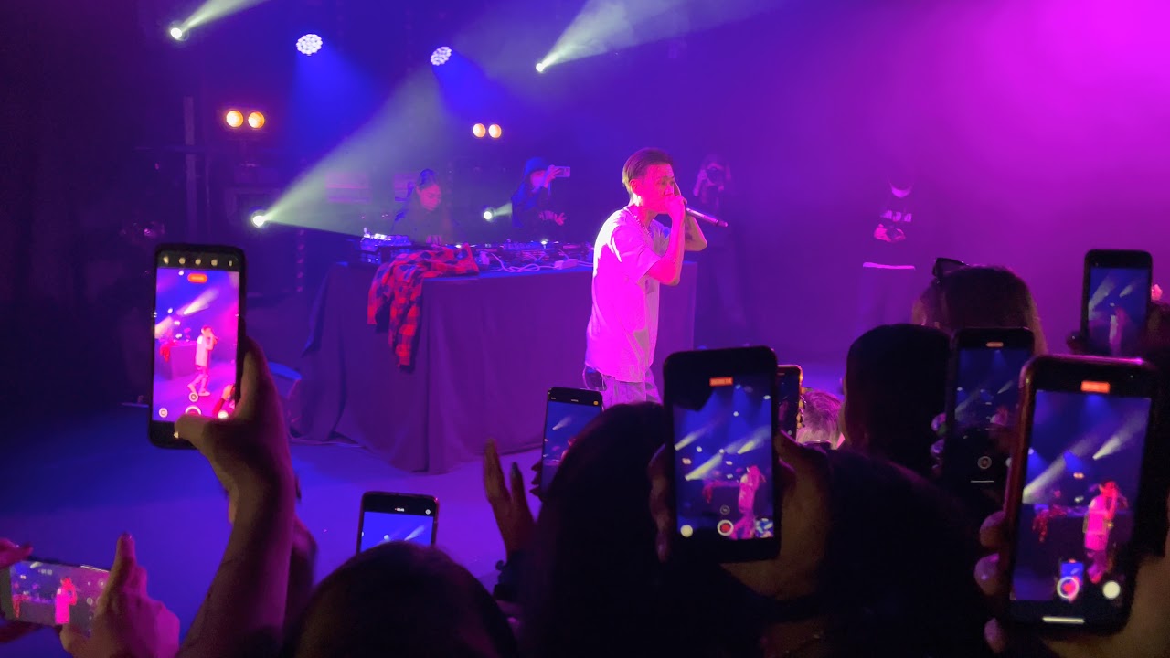 BLOO 블루 in Paris 211206 - Nae Tat [ 내 탓 ] 4K