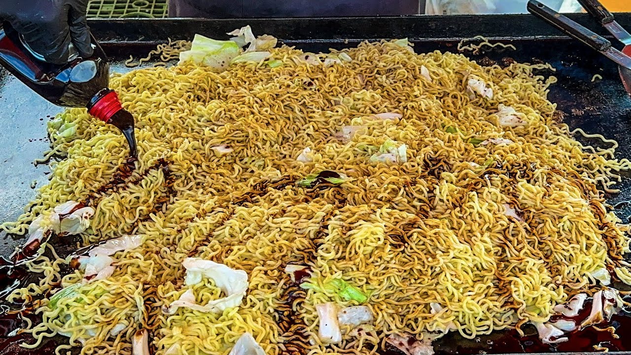 japanese street food - yakisoba compilation   焼きたて焼きそば