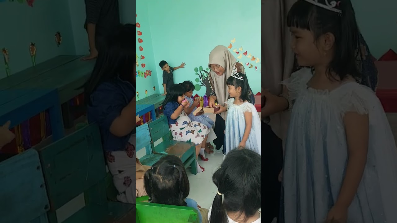 Merayakan ultah bersama teman TK