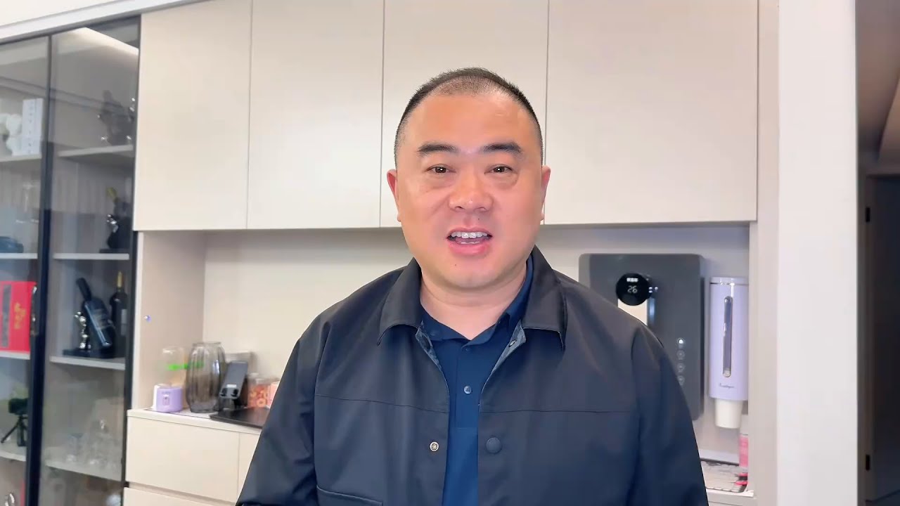 门市终于出租了，夫妻俩回去签合同，再看看老丈人和小侄儿