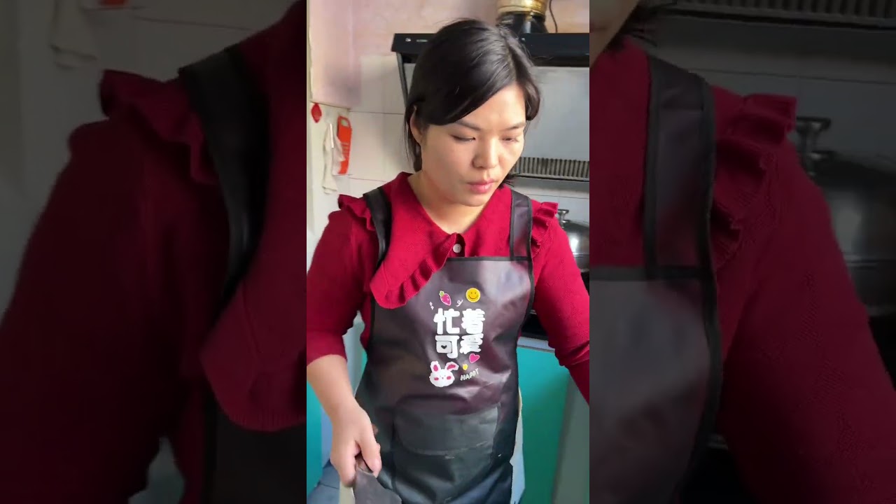 想着天气冷给孩子们炖个猪肚鸡汤，结果孩子嫌味喝不惯😅😅#冬天要煲一锅猪肚鸡汤 #农村美食