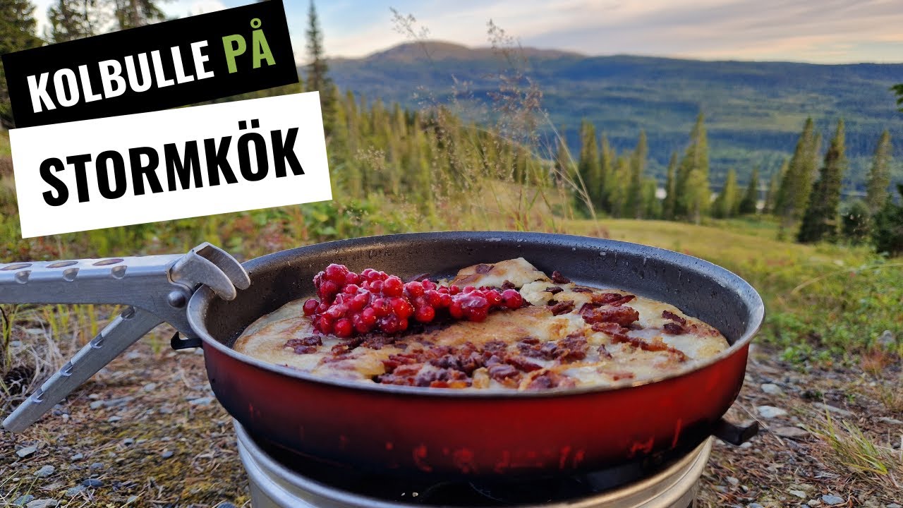 Kolbulle på Trangia (Stormkök) med nyplockade lingon!