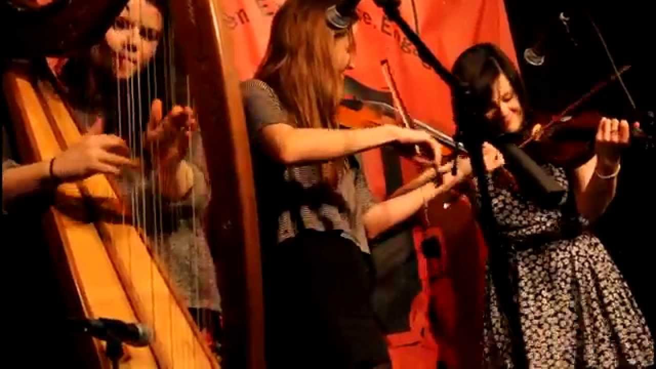 Adrianna Ciccone, Jenna Moynihan & Mairi Chaimbeul @ Passim