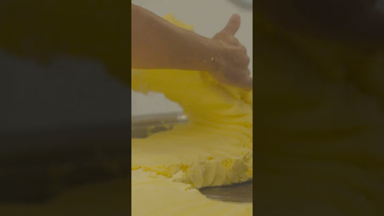 MALAXAGE DU BEURRE BORDIER #butter #satisfying