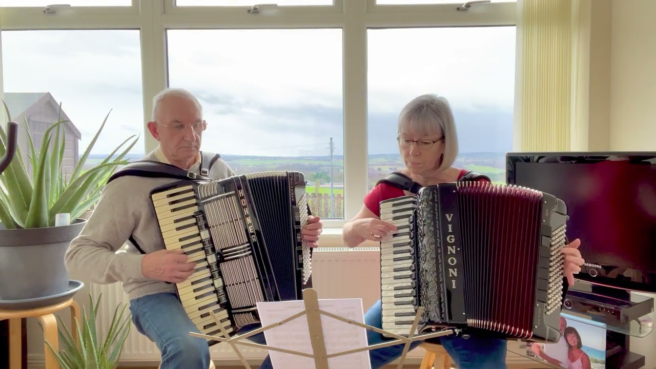 Elizabeth & Frank Morrison playing A Hundred Thousand Welcomes