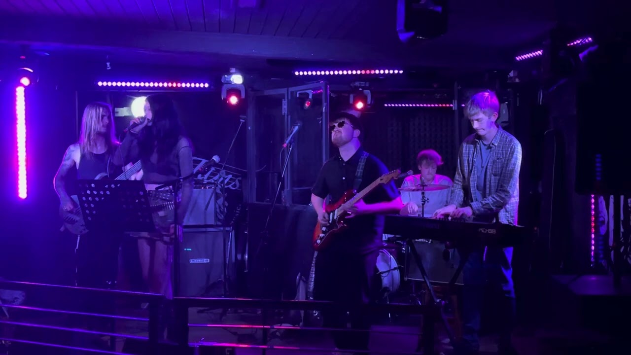 Feeling good full cover - live at the Twa Tams