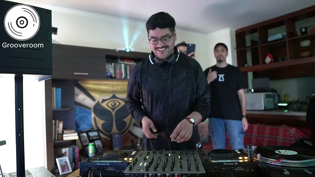 Grooveroom VOL 07 - XYVWVX