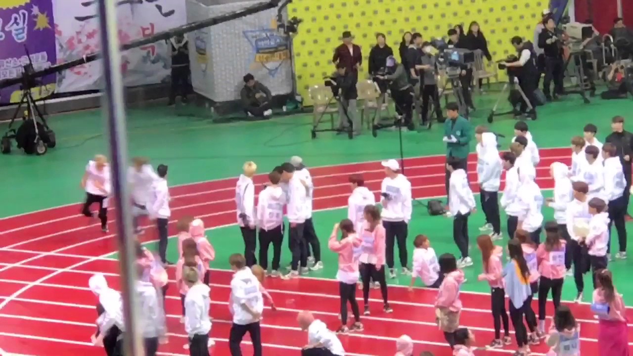 [ISAC 2017] 170116 BTS 400M relay race @ISAC2017