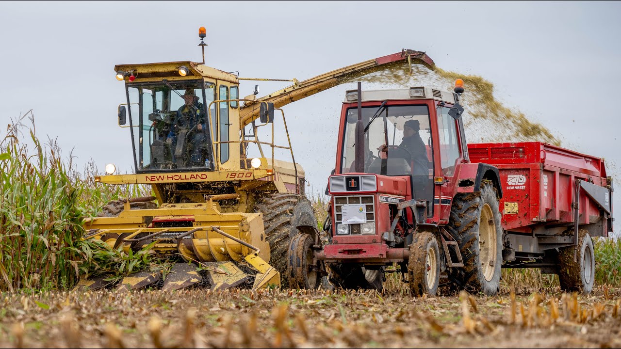 Old School | New Holland 1900 | Fiat 1300 | IH 845 XL | John Deere 2250 & 3050 | Someca 750