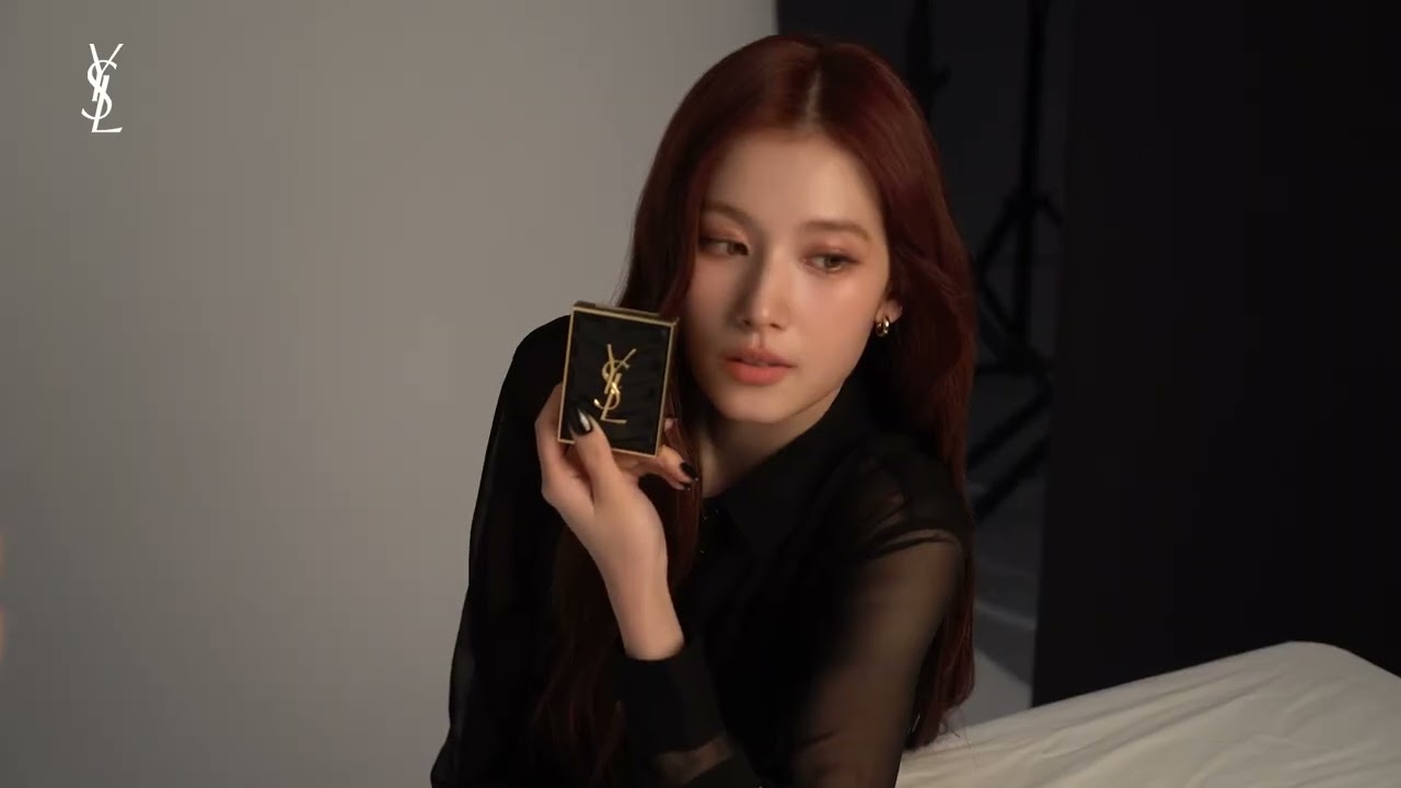 TWICE SANA×YSL BEAUTY FOR COUTURE MINI CLUTCH 