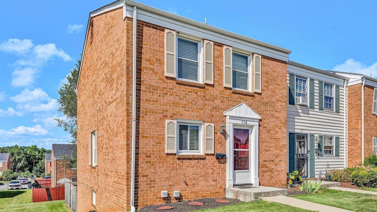 114 Oxford Square, Vinton, VA