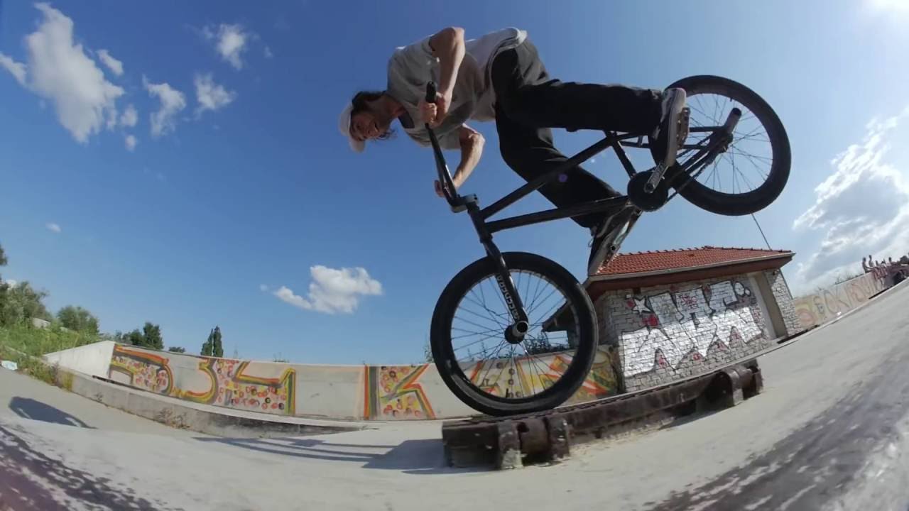 Federal Bikes presents LOOSE CHANGE