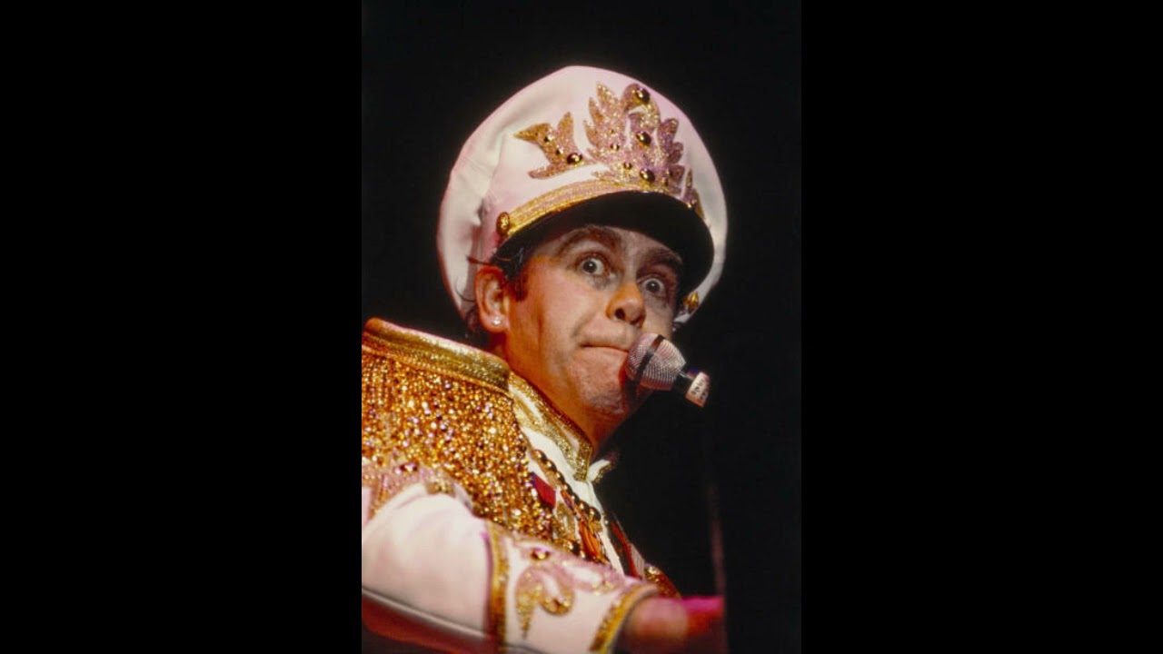 Elton's Song  (Elton John - Hammersmith Odeon - 12/14/1982)