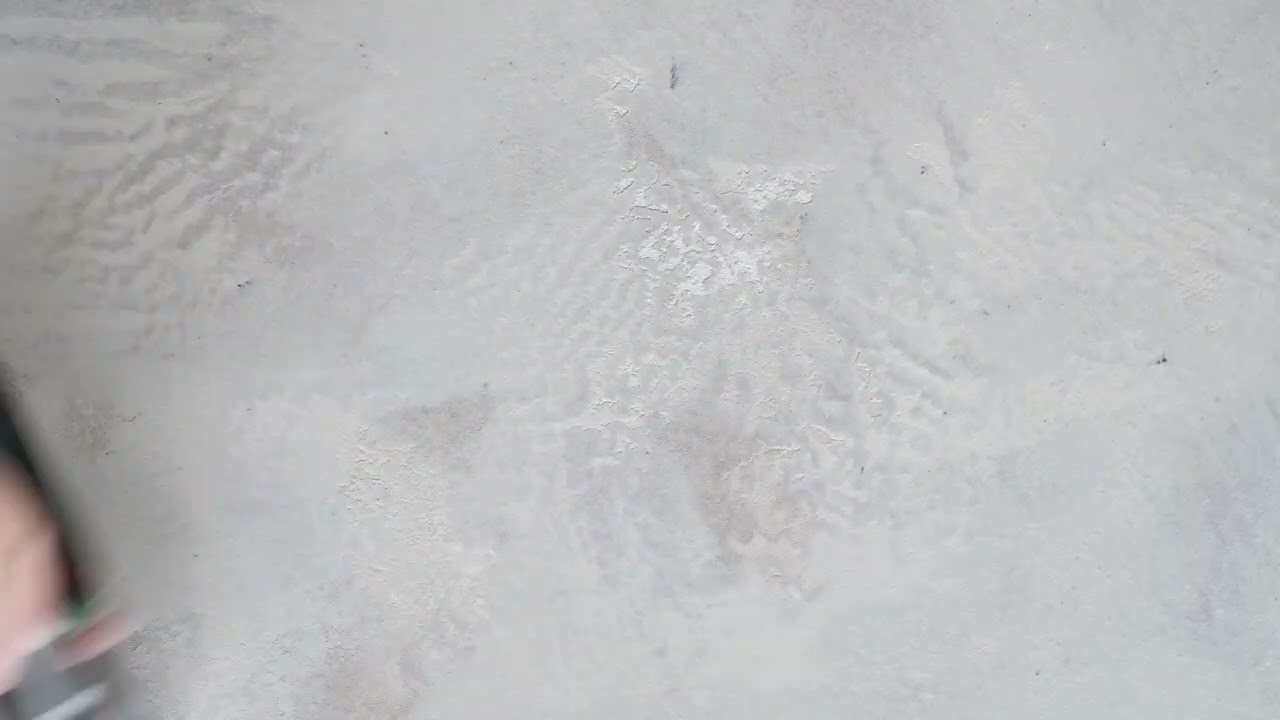 Granite imitation technique with a clay plaster