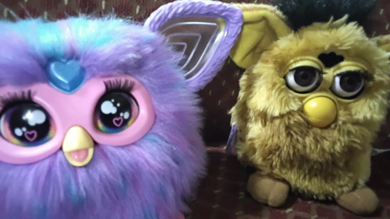 Comparison between 1998 FURBY AND 2023 FURBY...