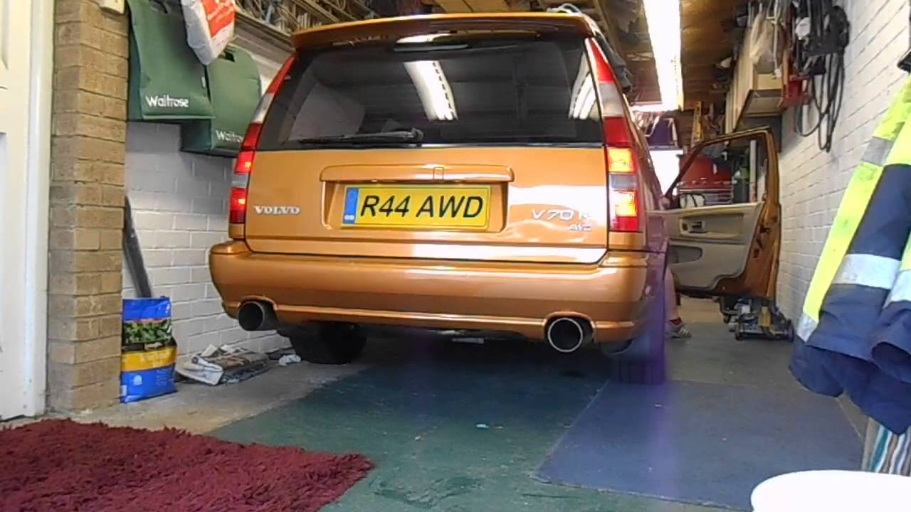 Volvo V70R AWD cherrybomb duel