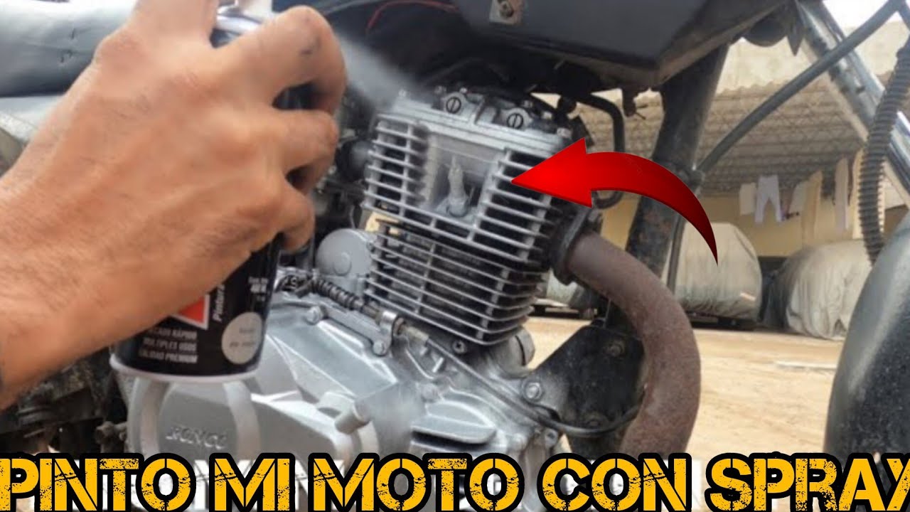 Pintando motor de moto con spray de alta temperatura