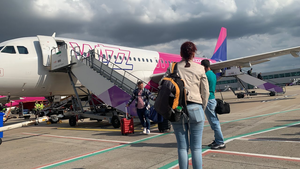 WIZZ air flight cluj to London Luton