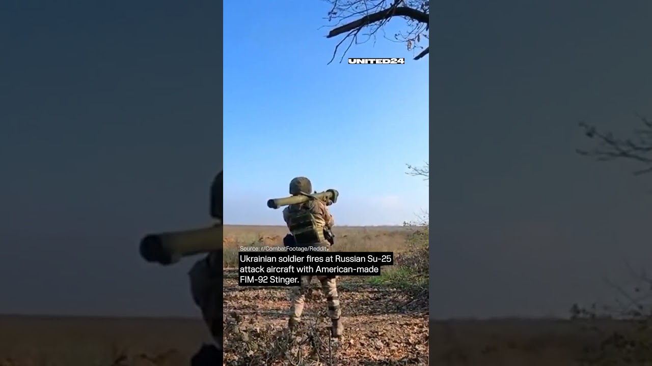 Ukrainian soldier fires at Russian Su-25 attack aircraft with American-madeFIM-92 Stinger #shorts